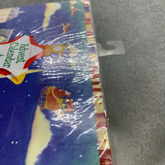 International Greetings USA Advent Calendar 14" Snow play scene christmas - Picture 8 of 11